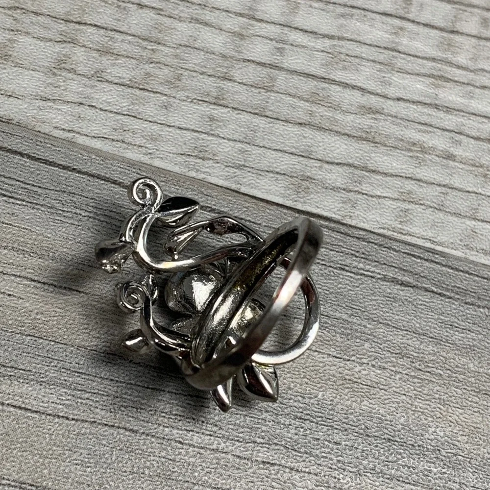 Black Enamel Rose Vine Statement Ring Silver Tone Floral Gothic Size 7